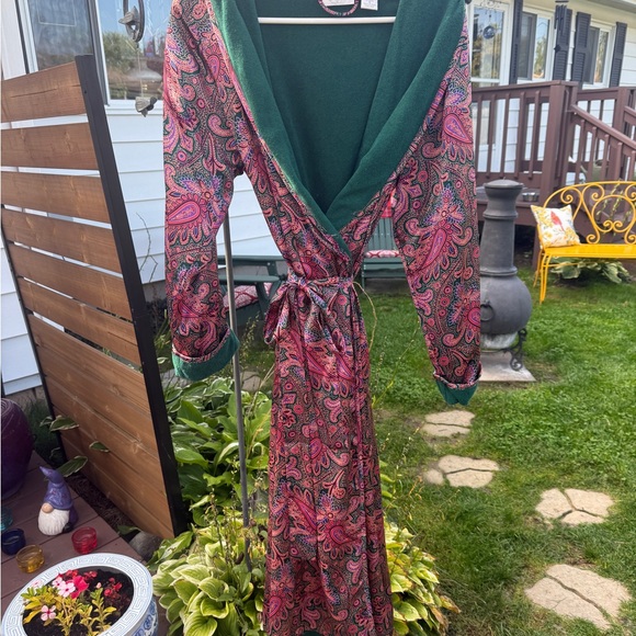 Paisley Print Women's Robe with Green Lining - Picture 1 of 7